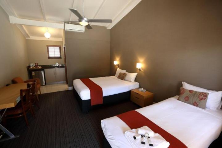 Rose & Crown Hotel Perth Extérieur photo