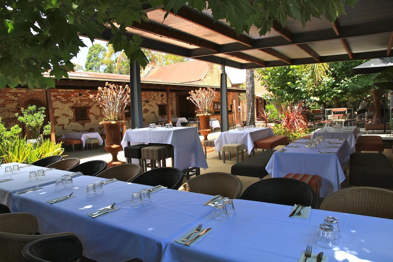 Rose & Crown Hotel Perth Extérieur photo
