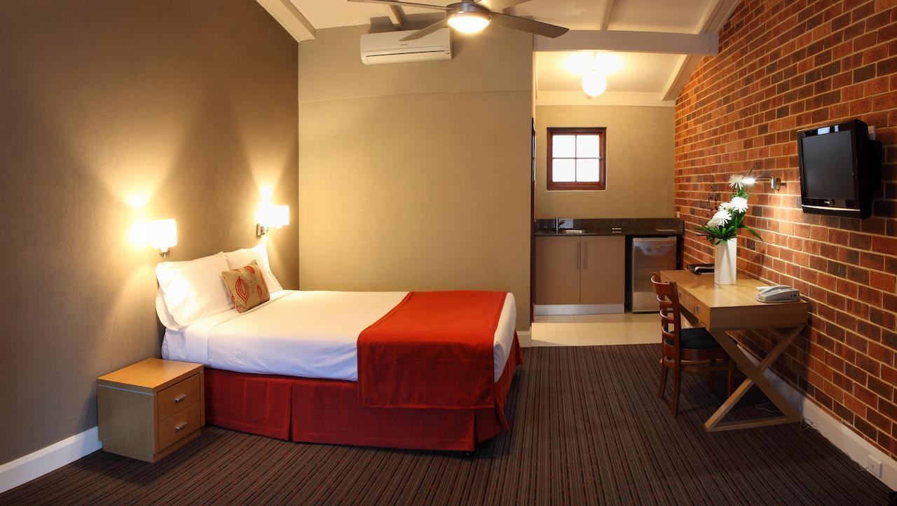 Rose & Crown Hotel Perth Extérieur photo